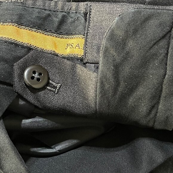 JoS. A. Bank Men's Dress Slack Pants Charcoal Pleated Front Cuffed Size 36 - Picture 3 of 5